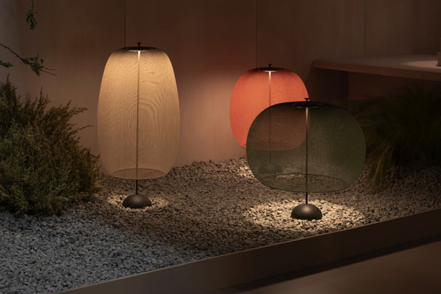 Lámparas de mesa CLOSER diseñadas por Ichiro Iwasaki para Vibia. Foto cortesía de Vibia. Lámparas de mesa CLOSER diseñadas por Ichiro Iwasaki para Vibia. Foto cortesía de Vibia.
